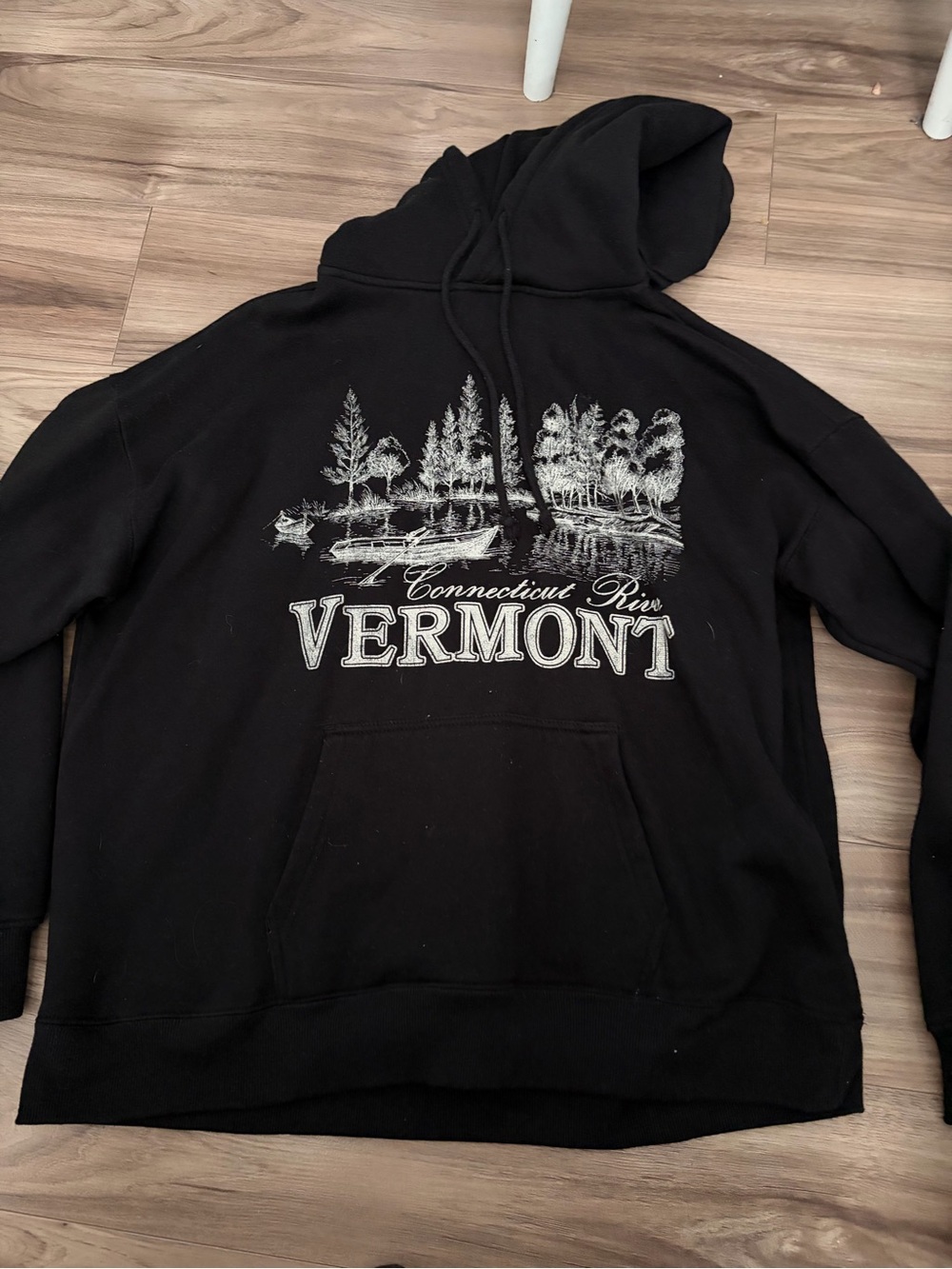 Ardene Vermont Connecticut River Black Pullover Hoodie